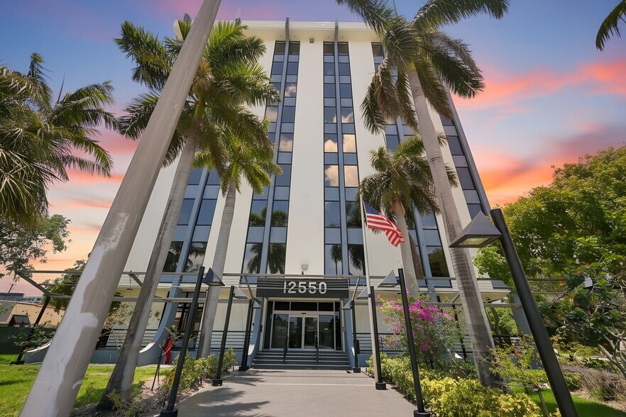 More Photos Of 12550 Biscayne Blvd, North Miami Medical For Lease