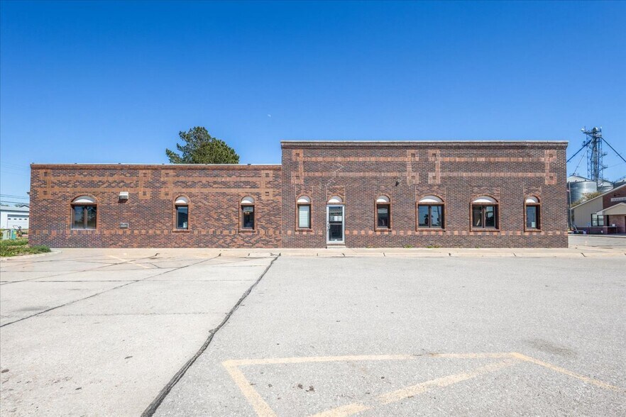 More Photos Of 300 Main St, Hallam Office For Sale