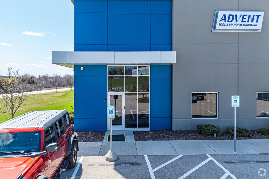 More Photos Of 25005 Joe Meier Pky, Salem Manufacturing For Lease