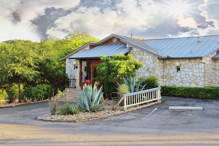More Photos Of 1205 Main St, Bandera Restaurant For Lease