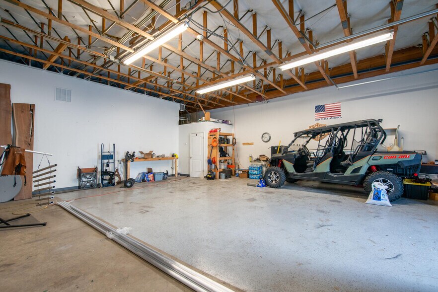 More Photos Of 2900-2912 S West Temple, Salt Lake City Light Manufacturing For Lease