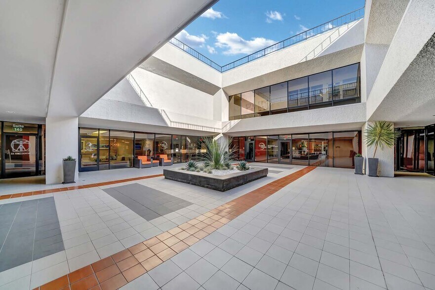 More Photos Of 180 Newport Center Dr, Newport Beach Medical For Lease