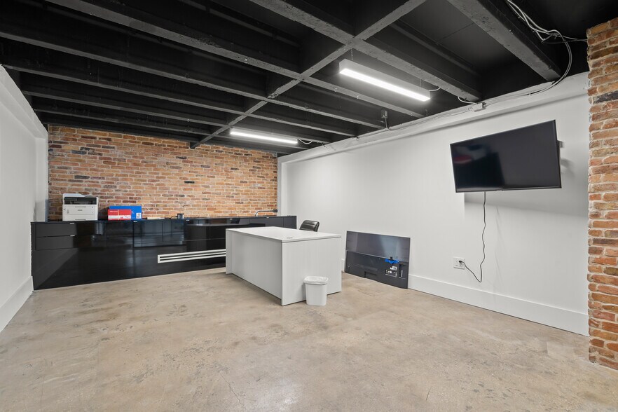 More Photos Of 2041-2045 NW 1st Ave, Miami Light Manufacturing For Lease