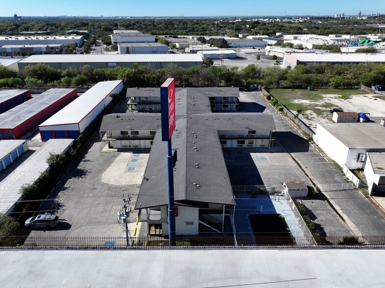 More Photos Of 9503 N Interstate 35, San Antonio Hotel For Sale