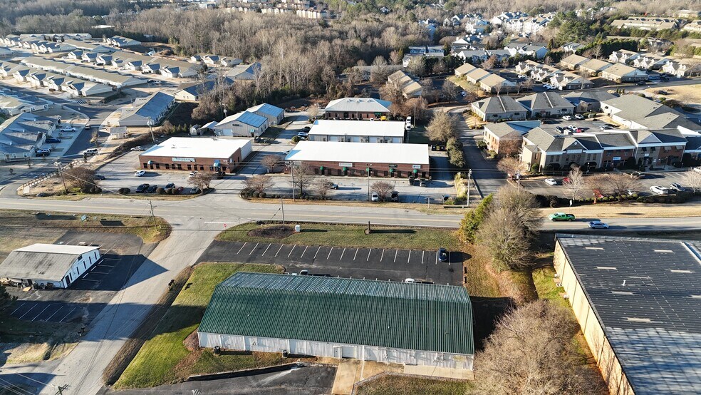 More Photos Of 107 Sunbelt Ct, Greer Light Distribution For Lease