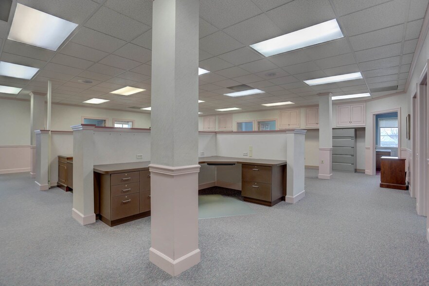 More Photos Of 930 Red Rose Ct, Lancaster Medical For Lease