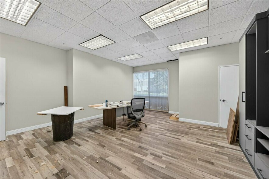 More Photos Of 2695 N Fowler Ave, Fresno Light Distribution For Lease