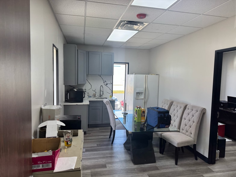 More Photos Of 12734 Tanner Rd, Houston Manufacturing For Sale