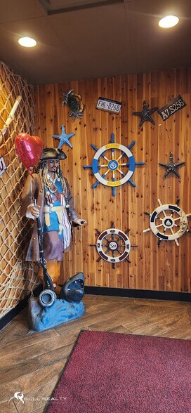 More Photos Of 1803 Pike Point Pl, Mccomb Restaurant For Sale