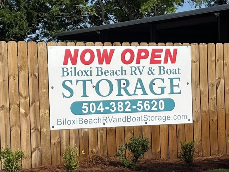 More Photos Of 276 Iberville Dr, Biloxi Specialty For Sale