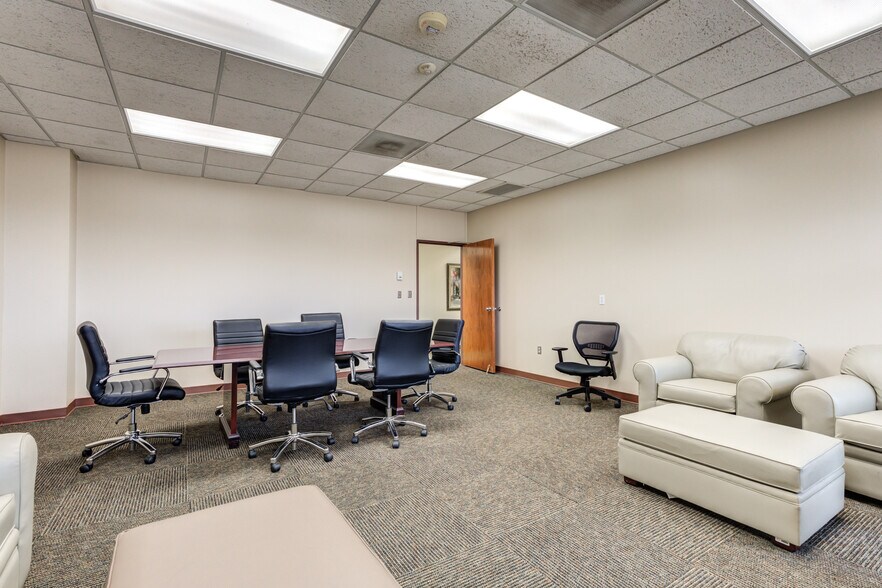 More Photos Of 3802-3806 Interstate 27, Lubbock Office For Sale