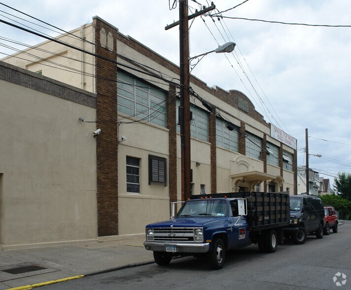 More Photos Of 80 Grove Ave, New Rochelle Warehouse For Lease
