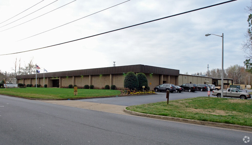 More Photos Of 2210 Paramont Ave, Chesapeake Manufacturing For Sale