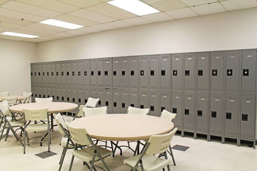 More Photos Of 4590 Graphics Dr, White Plains Manufacturing For Sale