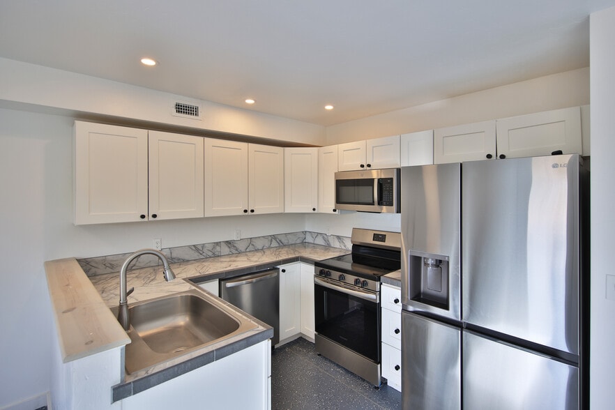 More Photos Of 10900 Hwy 65, Mesa Hotel For Sale