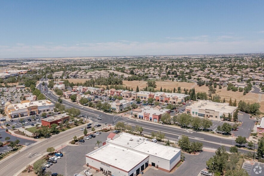More Photos Of 9400 Fairway Dr, Roseville Storefront For Lease