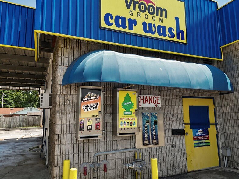More Photos Of 2812 E Chestnut Expy, Springfield Carwash For Sale