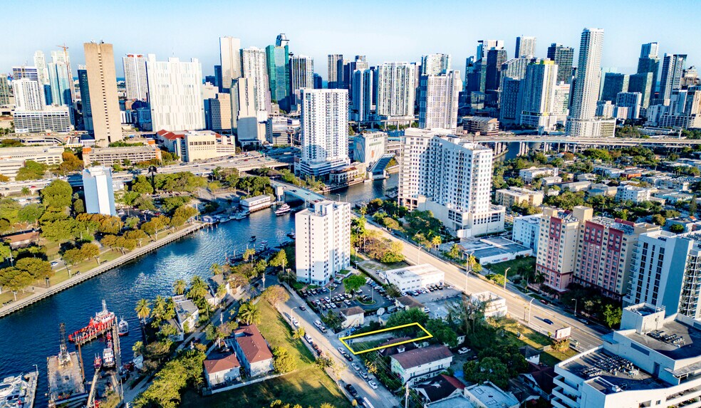 More Photos Of 542 NW 1st St, Miami Land For Lease