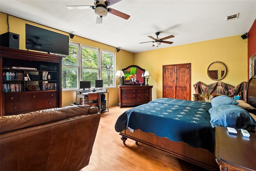 More Photos Of 1389 U.S. 290 E, Elgin Land For Sale