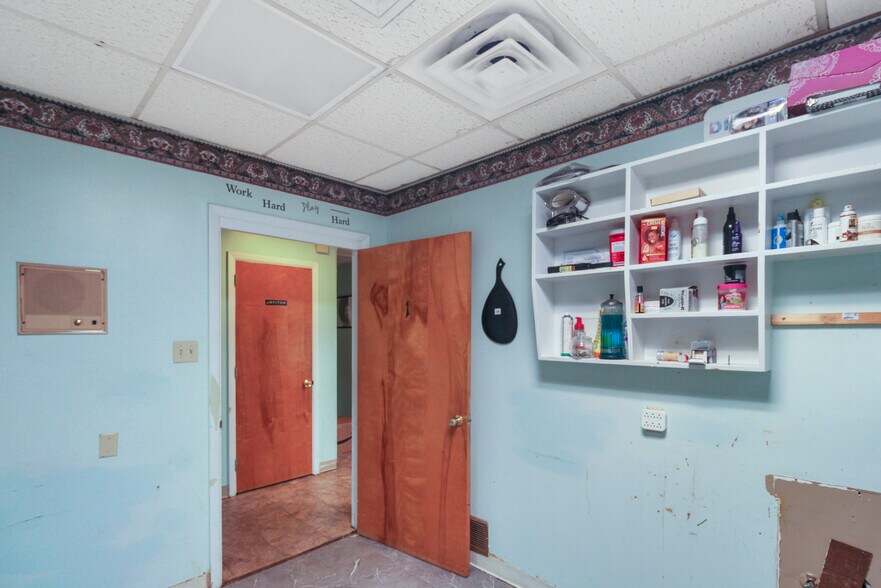 More Photos Of 495 Dantzler St, Orangeburg Medical For Sale