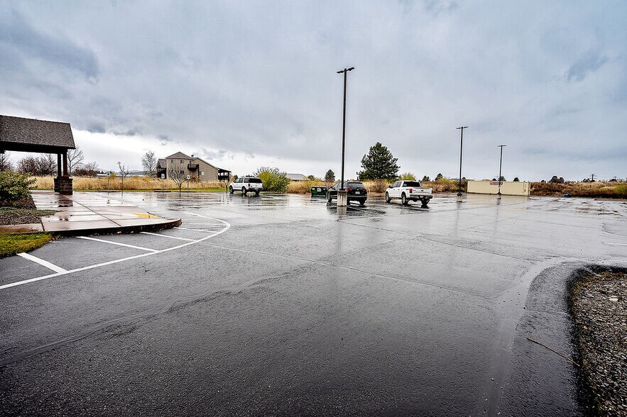 More Photos Of 6701 N Idaho Rd, Newman Lake Lodge Meeting Hall For Sale