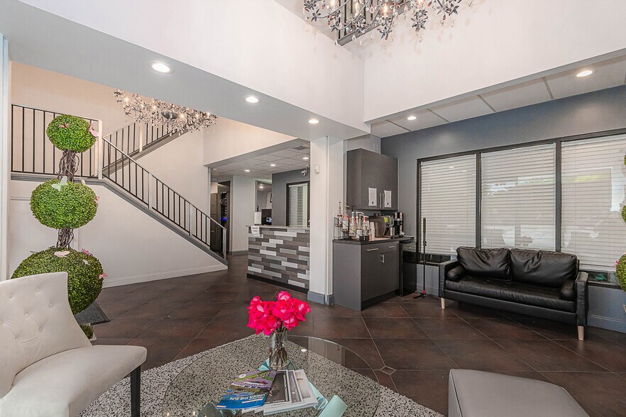 More Photos Of 3650 Coral Ridge Dr, Coral Springs Light Manufacturing For Sale