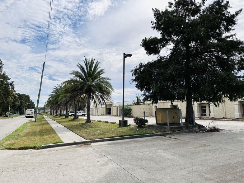 More Photos Of 5301 Tullis Dr, New Orleans Assisted Living For Sale