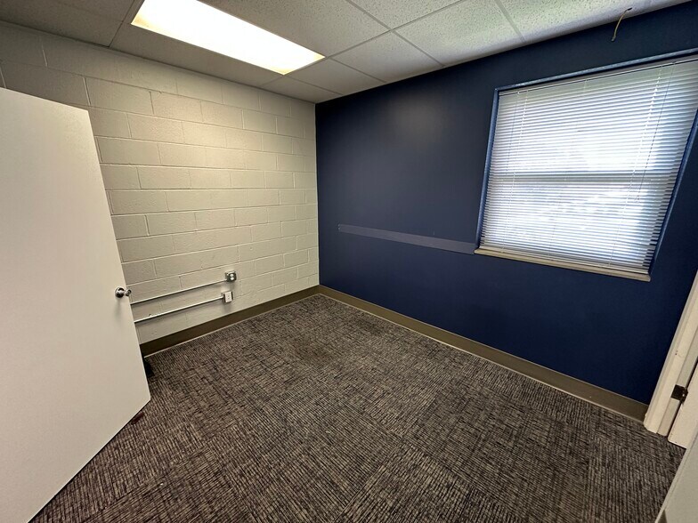 More Photos Of 519 E Walnut St, Springfield Office Residential For Sale