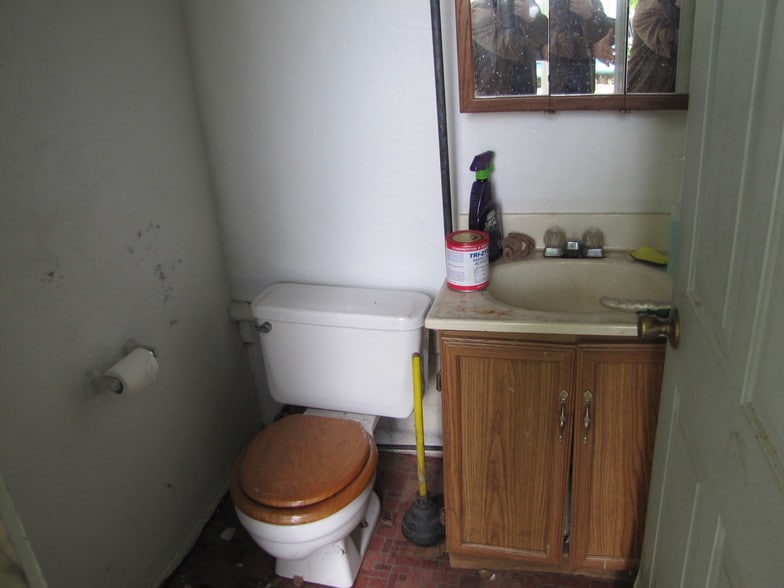 More Photos Of 42 Elwha Rd, Port Angeles Warehouse For Sale