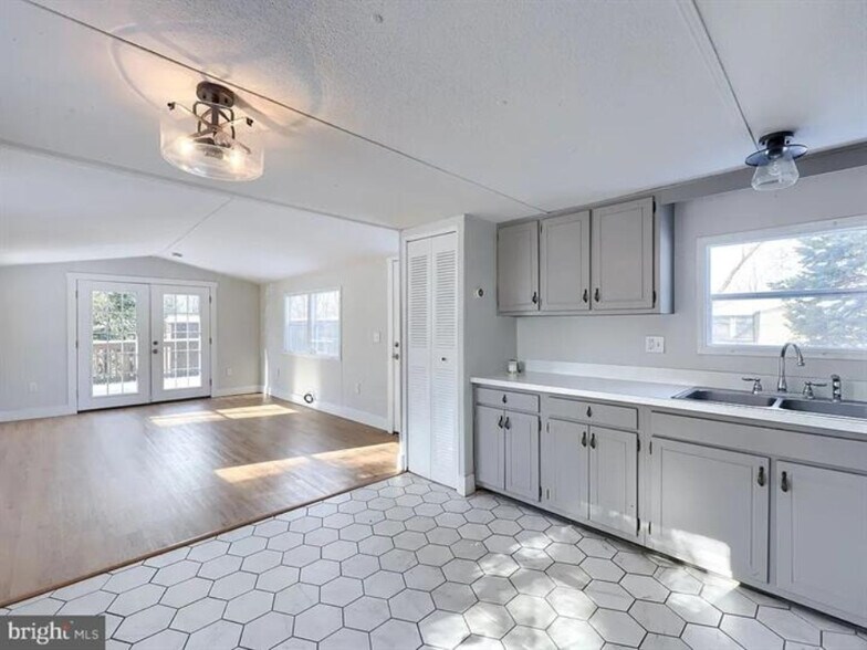 More Photos Of 938 Lititz Pike, Lititz Flex For Sale