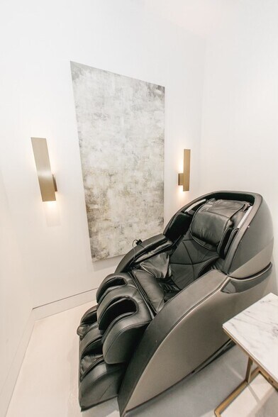 More Photos Of 2961 W Maple Loop Dr, Lehi Office For Lease