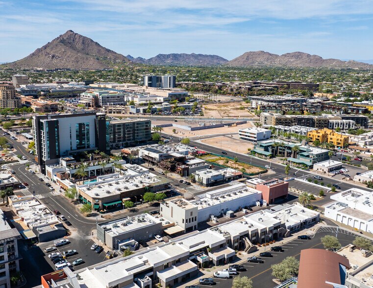 More Photos Of 4440 N Saddlebag Trl, Scottsdale Restaurant For Sale