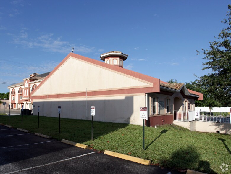 More Photos Of 1104 SE 46th Ln, Cape Coral Office For Lease