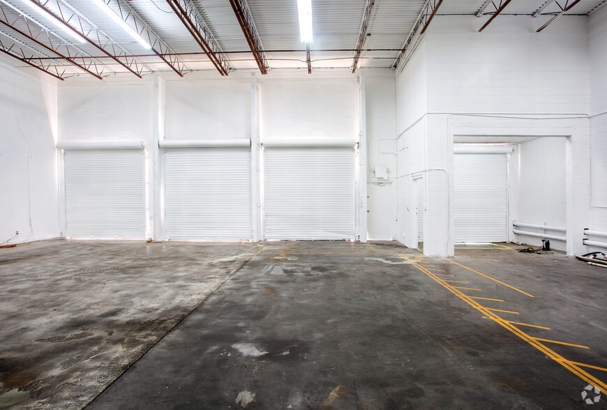 More Photos Of 12105 N 28th St, Saint Petersburg Warehouse For Sale