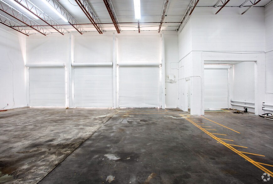 More Photos Of 12105 N 28th St, Saint Petersburg Warehouse For Sale