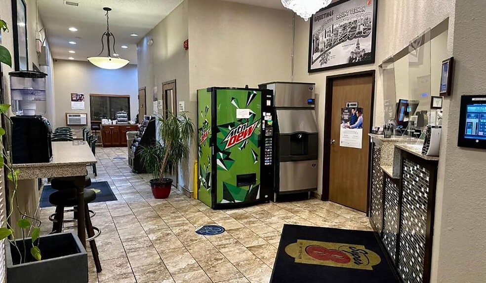 More Photos Of 401 S 44th St, Mount Vernon Hotel For Sale