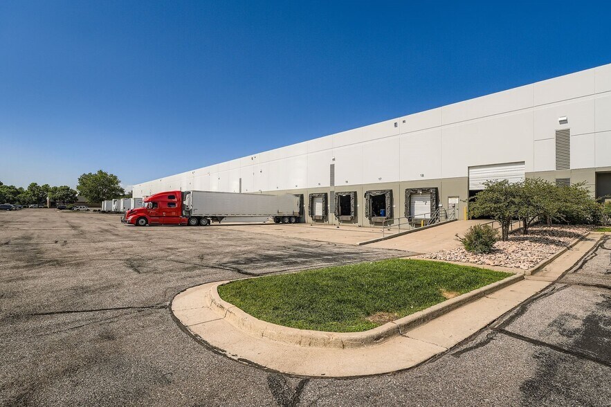 More Photos Of 5501 Peoria St, Denver Warehouse For Lease