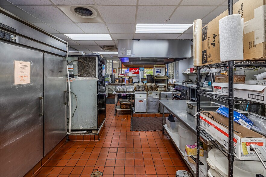 More Photos Of 497 E Blackstock Rd, Spartanburg Restaurant For Sale