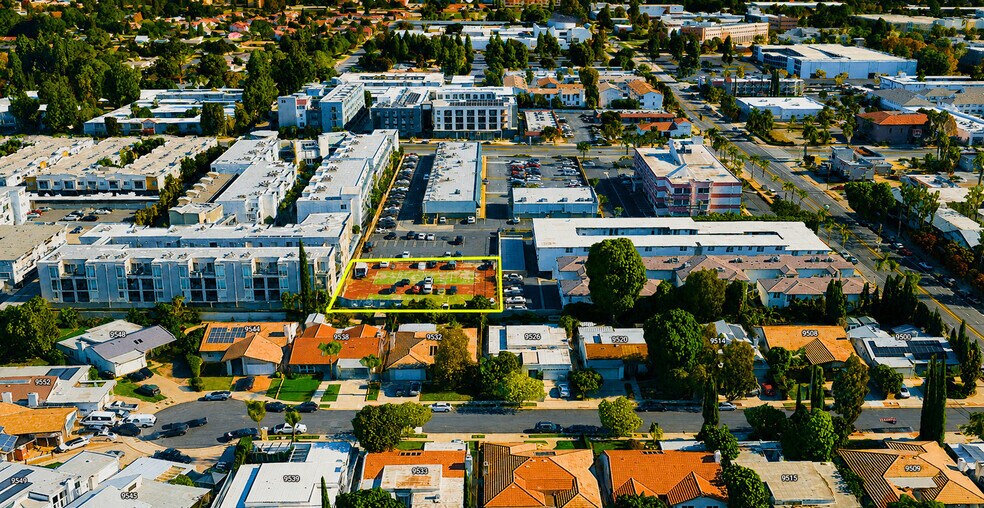 More Photos Of 9532 Gladbeck Ave, Northridge Land For Lease