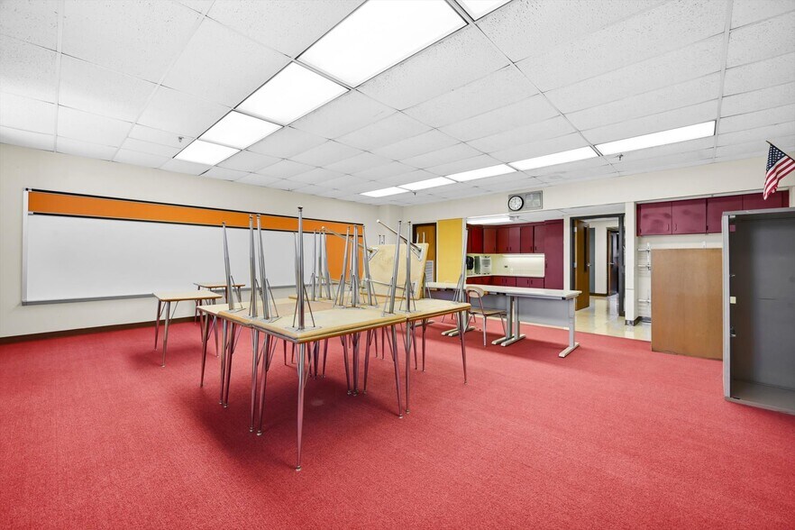 More Photos Of 2389 Main St, Northampton Office For Sale