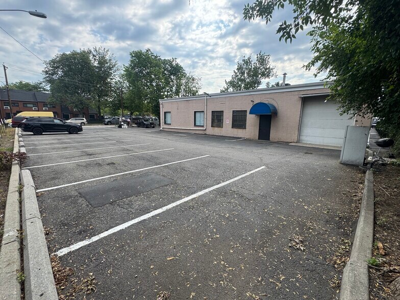 More Photos Of 100 S Van Brunt St, Englewood Office For Lease