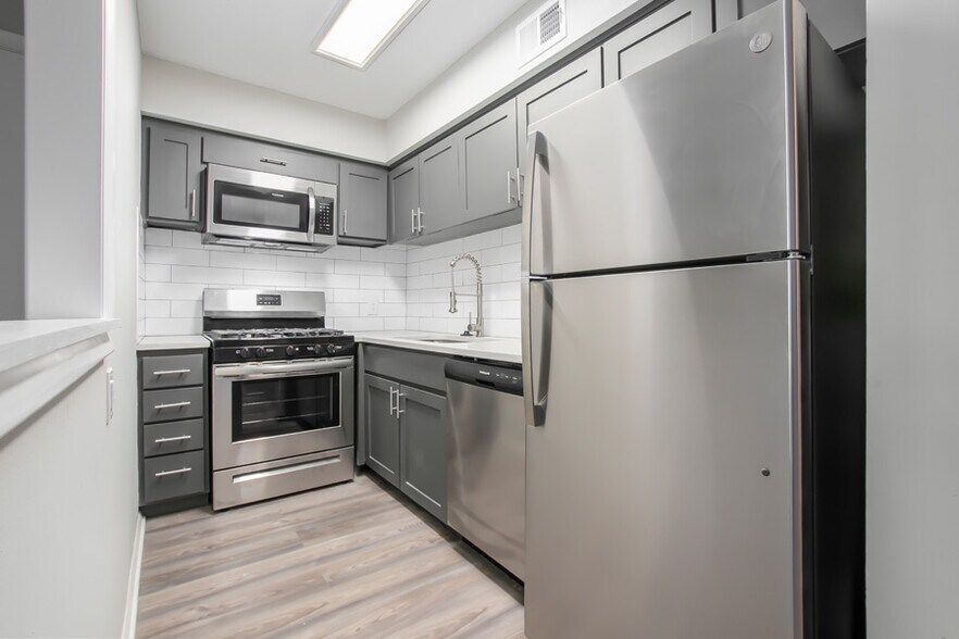 More Photos Of 4231-4239 Walnut St, Kansas City Apartments For Sale