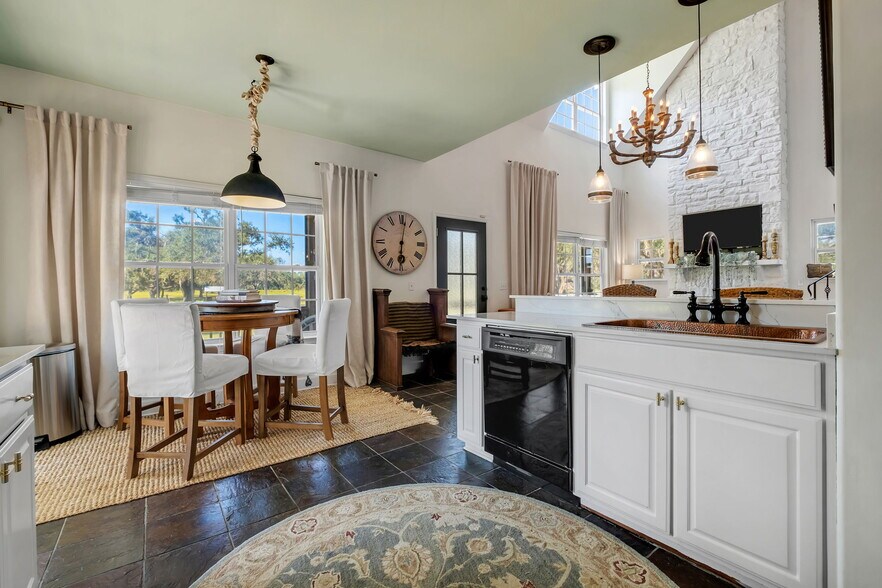 More Photos Of 4004 Golf Course Rd, Perry Lodge Meeting Hall For Sale