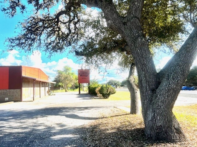 More Photos Of 4712 N Business 181, Beeville Freestanding For Sale