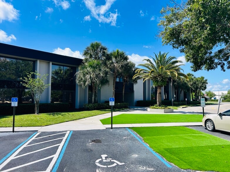 Primary Photo Of 1 Purlieu Pl, Winter Park Office For Lease