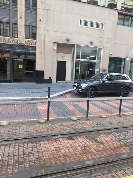 More Photos Of 917 Main St, Houston Apartments For Sale