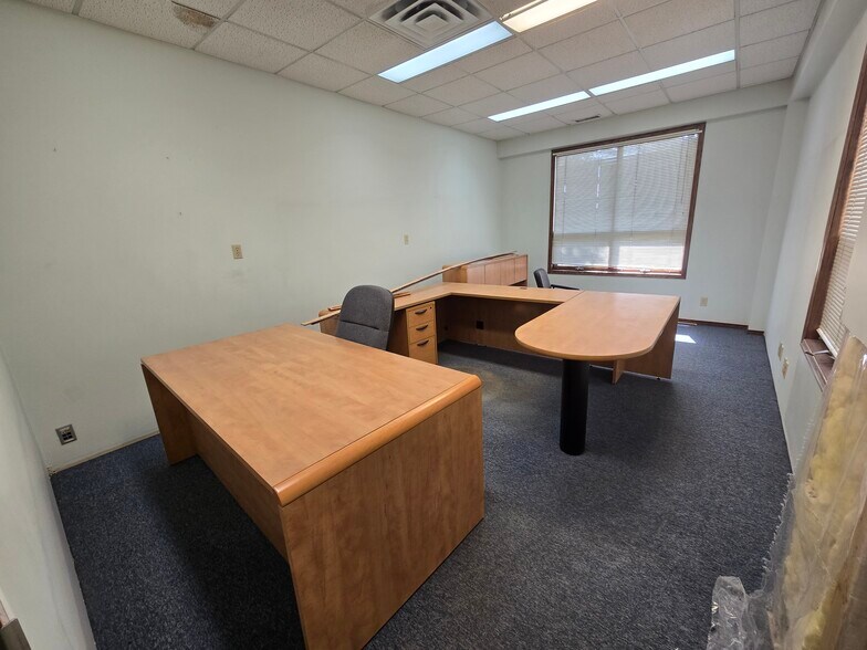 More Photos Of 4628 62 St, Red Deer Warehouse For Lease