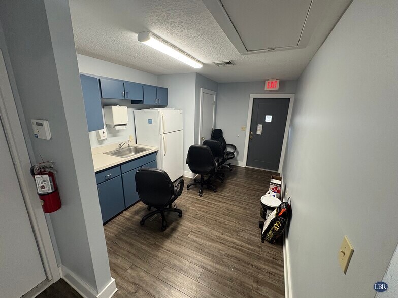 More Photos Of 1427 Aurora Rd, Melbourne Office Residential For Lease