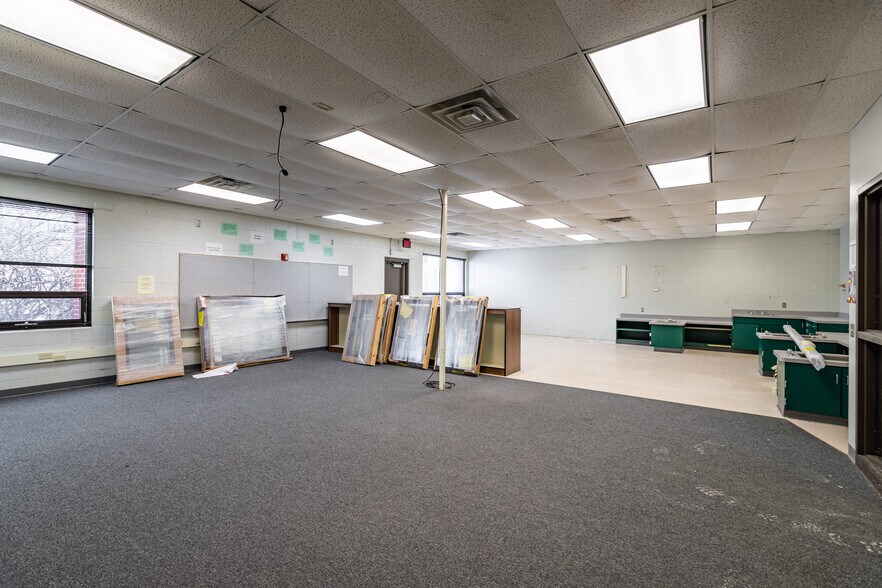 More Photos Of W7908 County Road Z, Onalaska Manufacturing For Sale