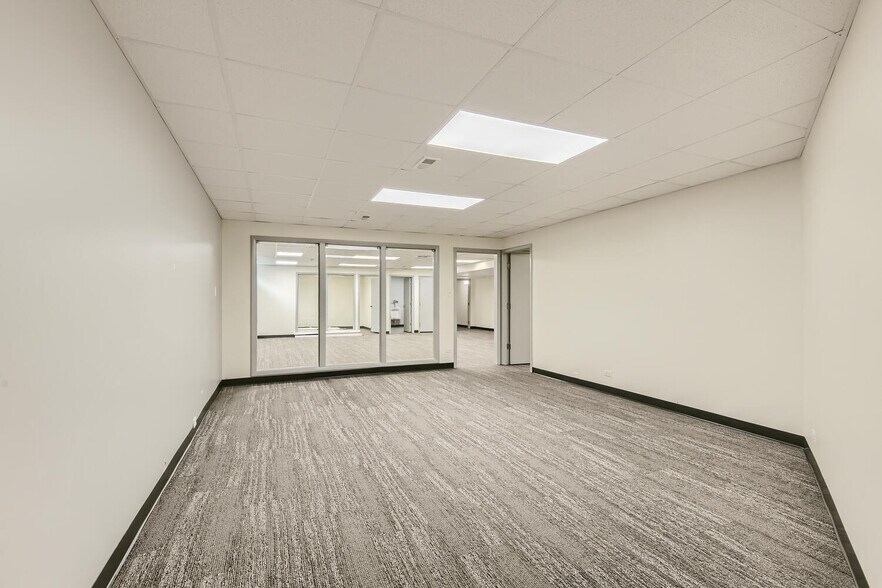 More Photos Of 1800 E Northwest Hwy, Arlington Heights Office For Lease